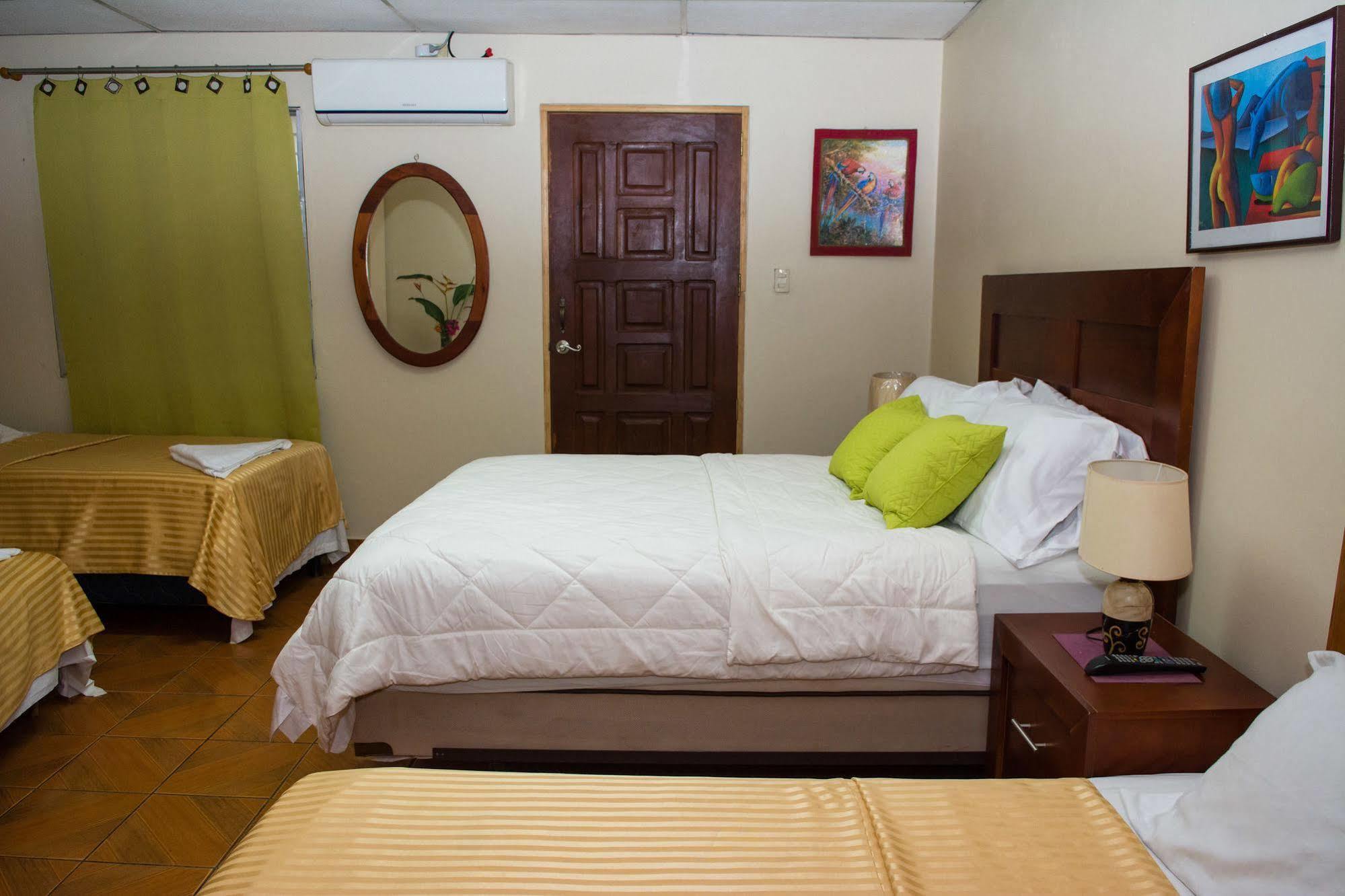 Hostal Casa Los Espinoza ماناجوا المظهر الخارجي الصورة