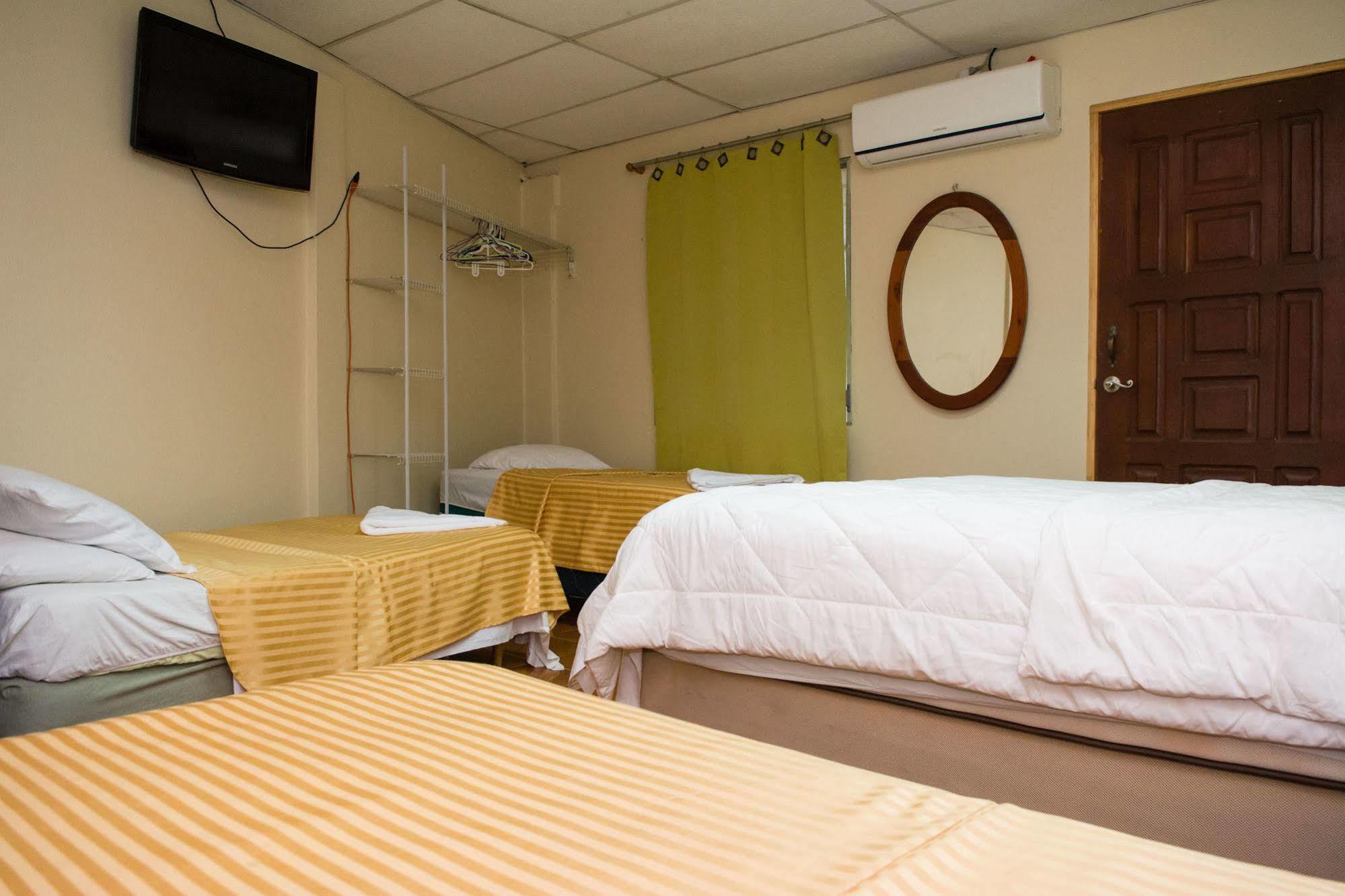 Hostal Casa Los Espinoza ماناجوا المظهر الخارجي الصورة